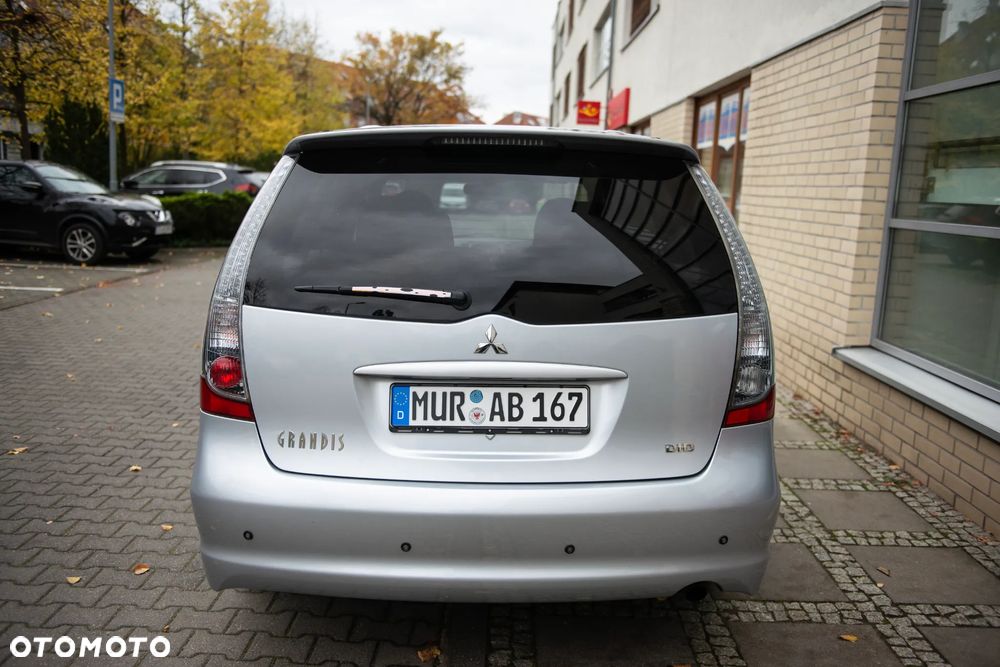 Mitsubishi Grandis 2.0 DI-D 6-Sitzer Intense - 5