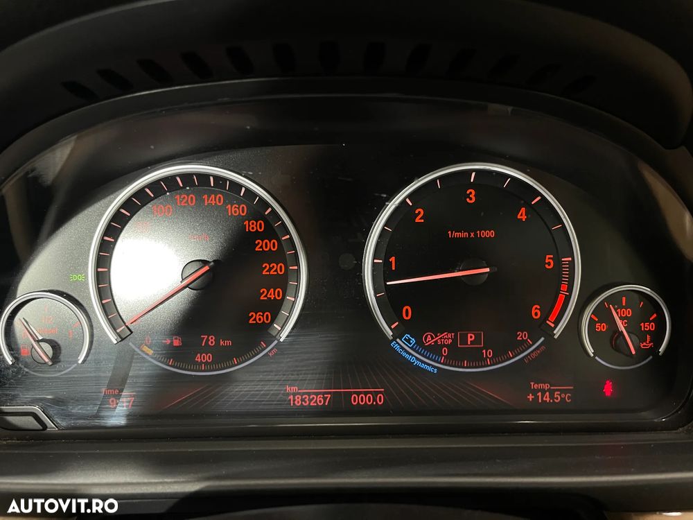 BMW Seria 5 530d xDrive Touring Aut. - 37