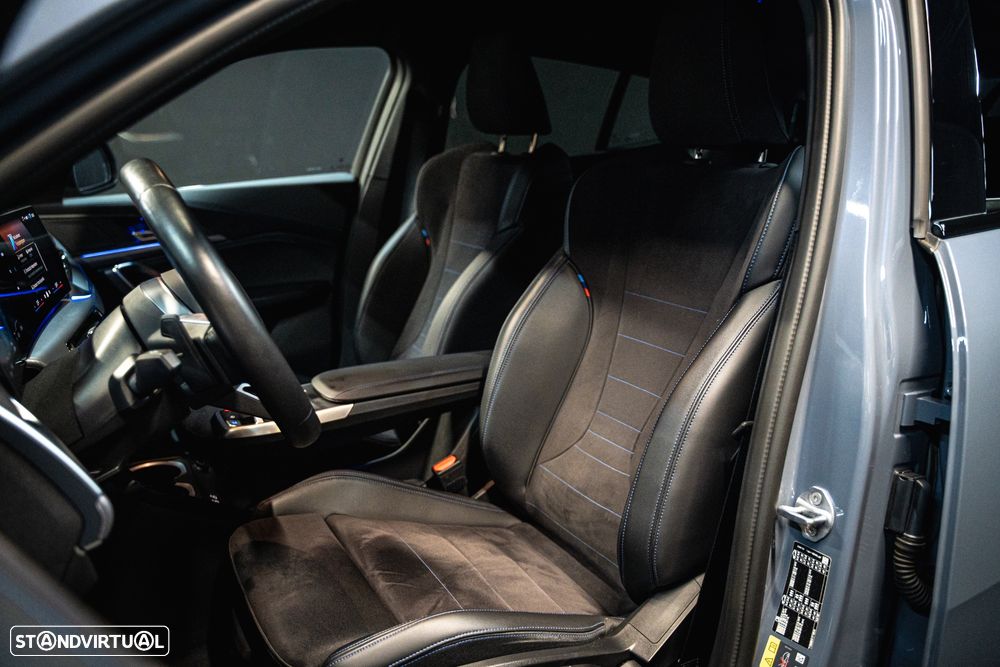 BMW iX2 eDrive20 Pack Desportivo M - 12