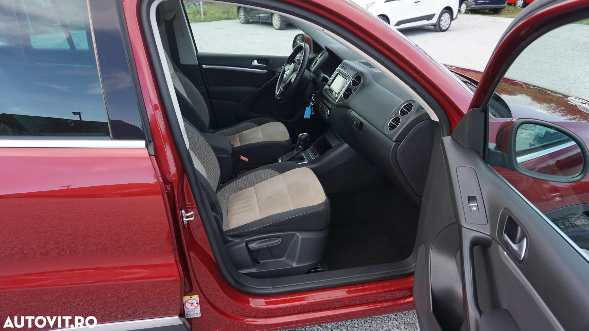 Volkswagen Tiguan 2.0 TDI DPF 4Motion BlueMotion Technology DSG Exclusive - 10