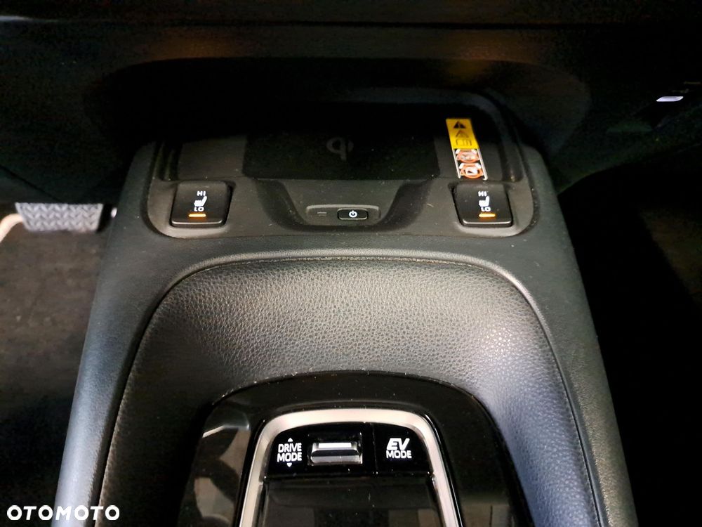 Toyota Corolla 1.8 Hybrid Comfort - 24