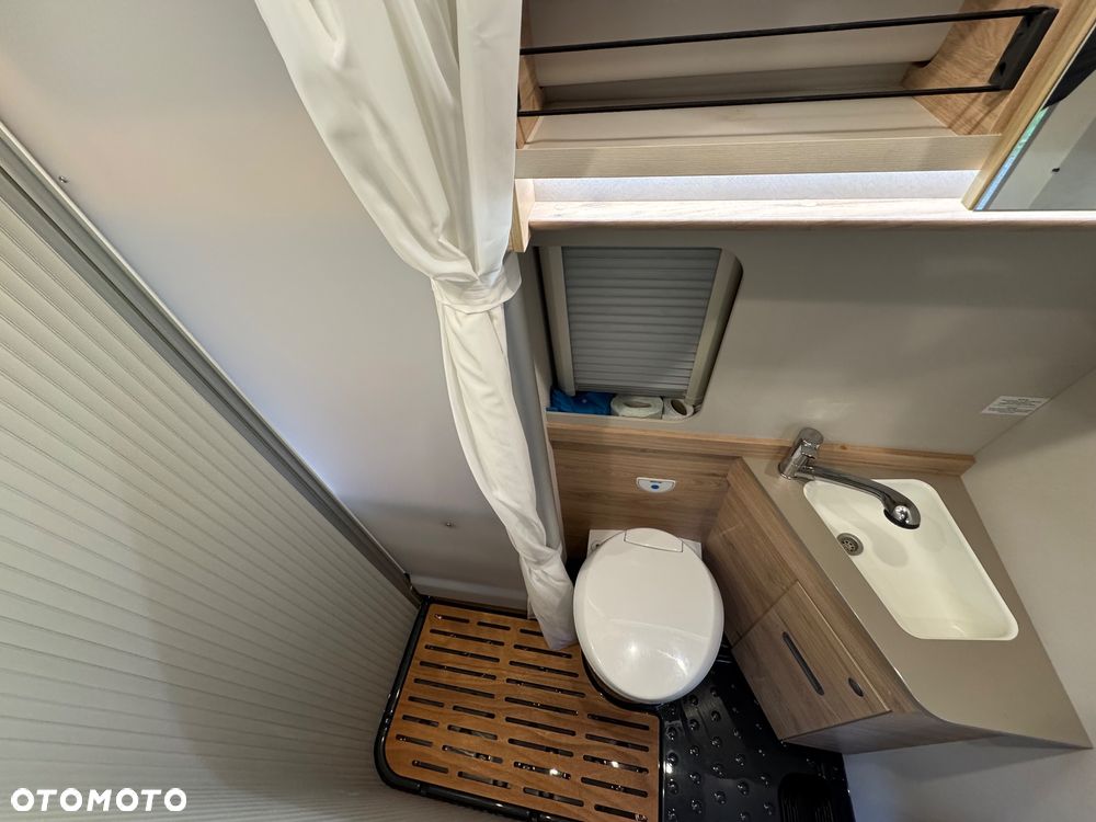 Dethleffs Globetrail 590 CFO - 18