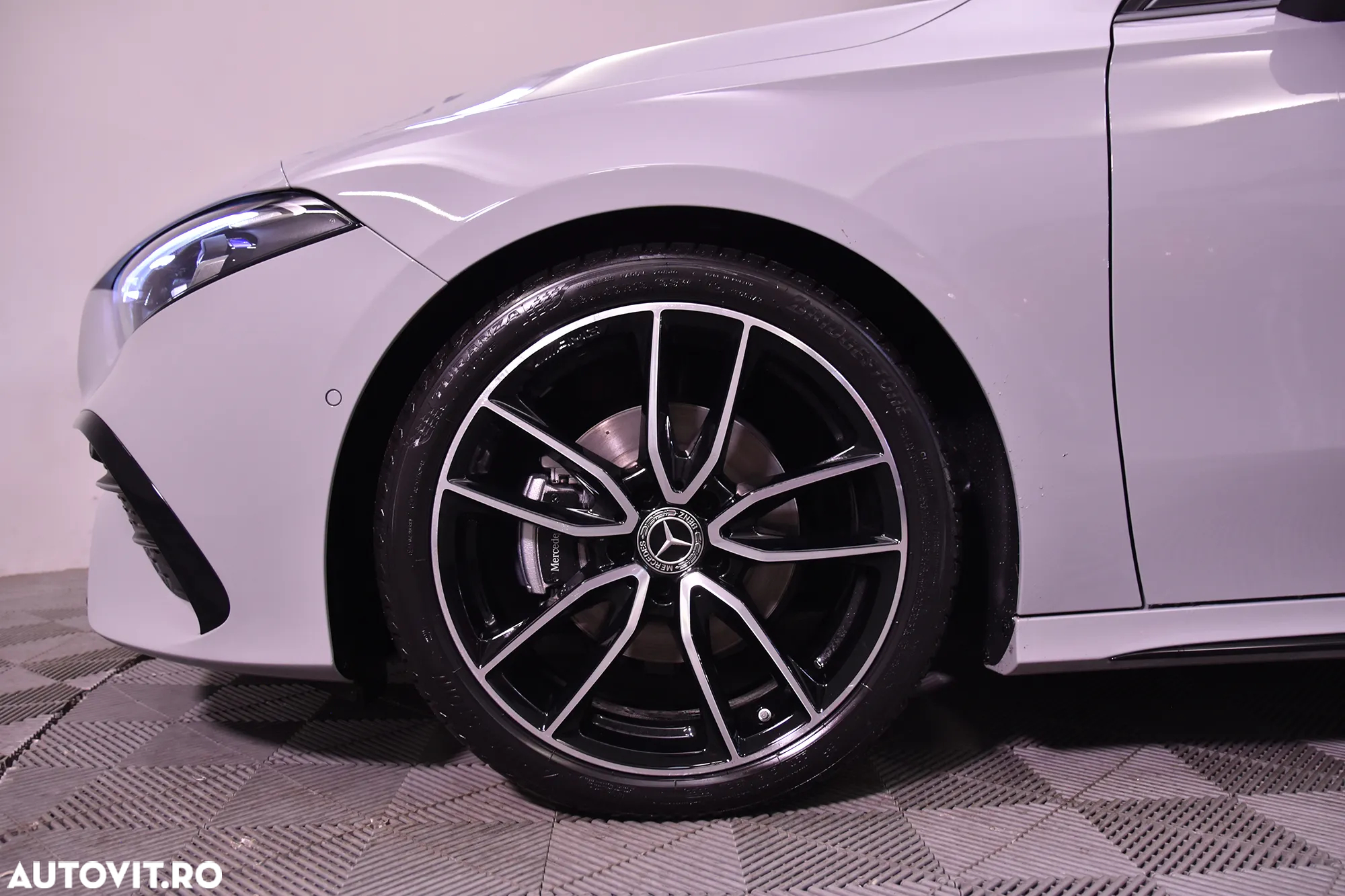Mercedes-Benz A 200 MHEV 7G-DCT Sedan - 13