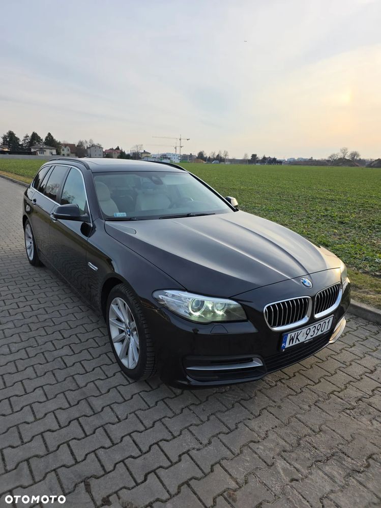 BMW Seria 5 525d xDrive Sport-Aut Luxury Line - 1