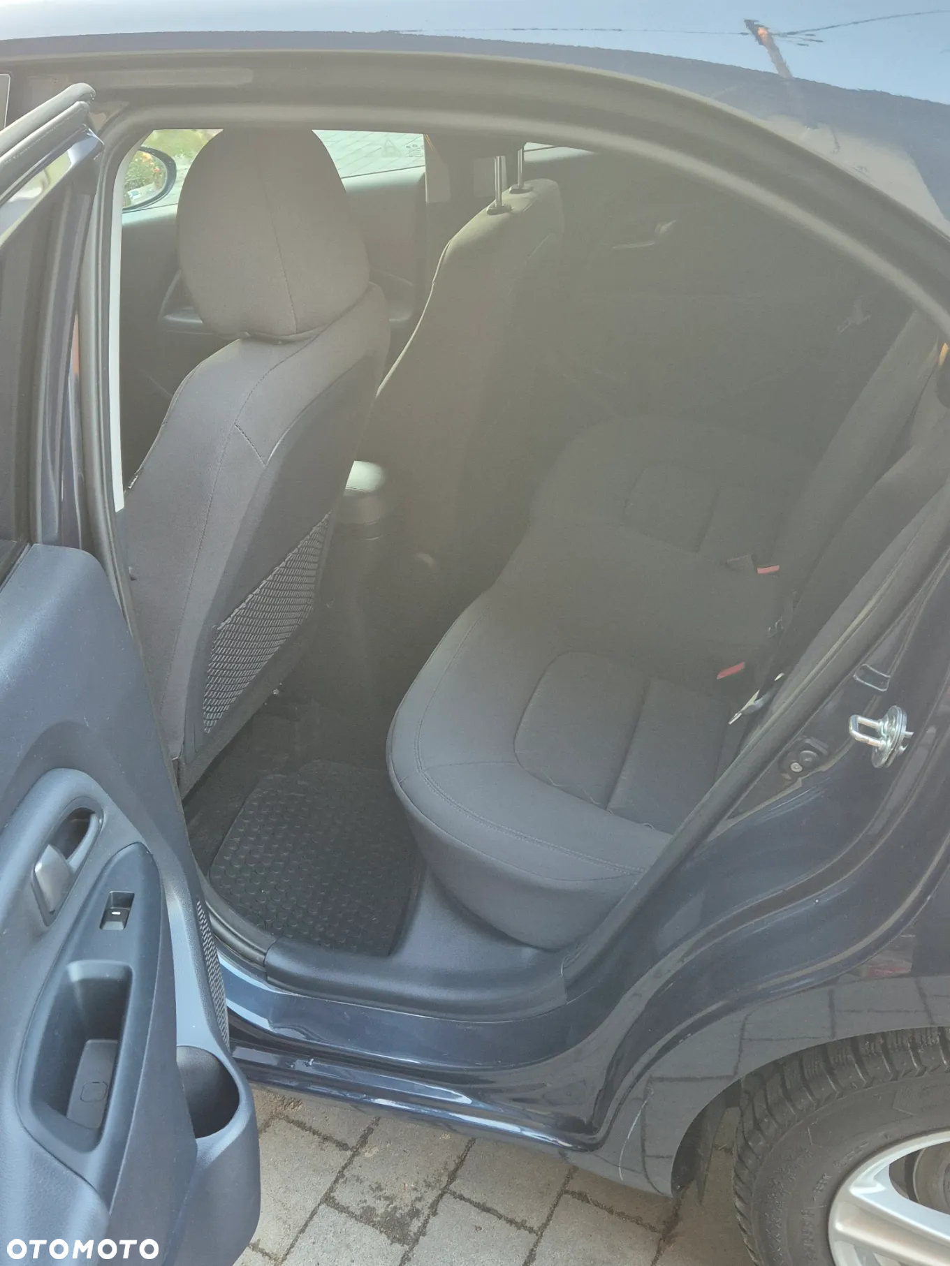 Kia Rio 1.2 Edition 7 - 11