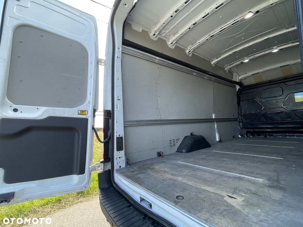 Ford Transit - 23