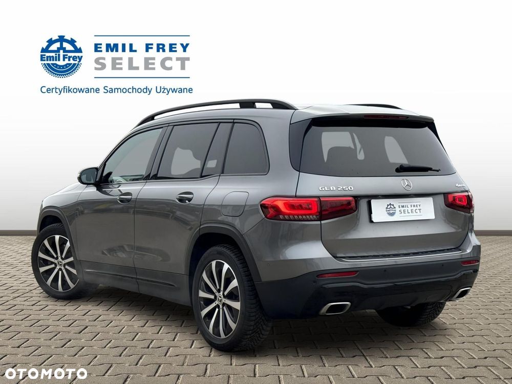 Mercedes-Benz GLB - 3