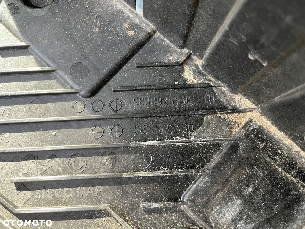 Podstawa akumulatora Peugeot 208 II - 3