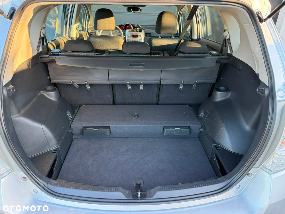 Toyota Verso 1.8 Sol - 26