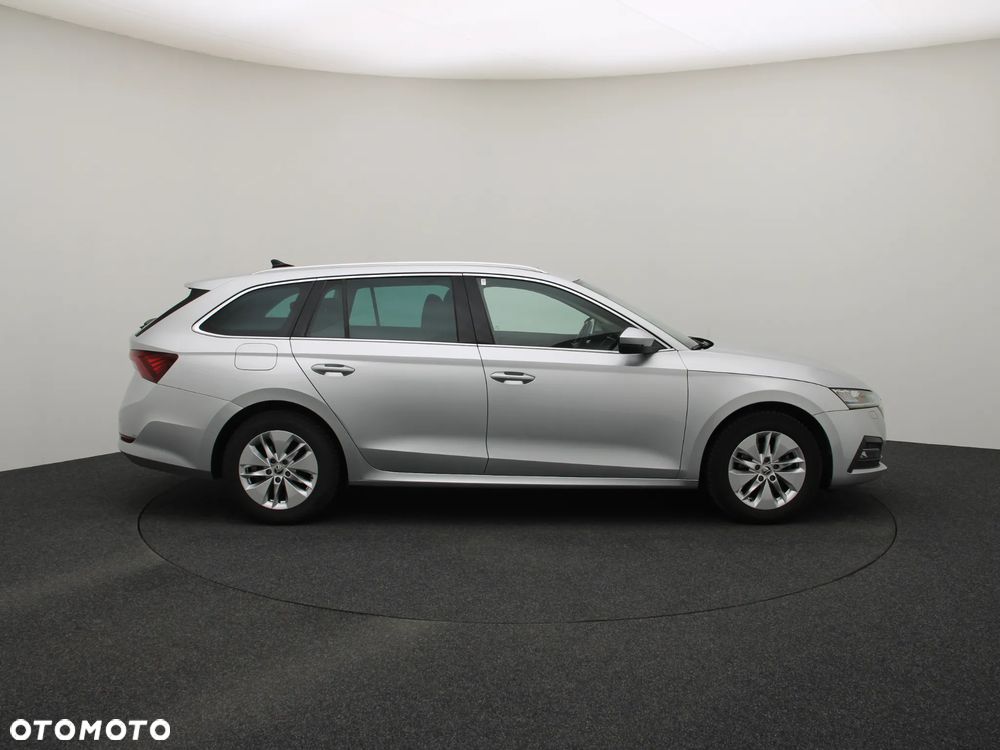 Skoda Octavia 2.0 TDI SCR Clever DSG - 9