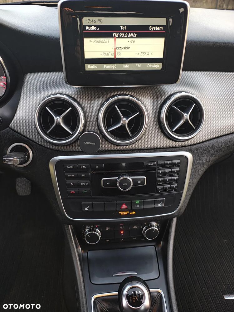 Mercedes-Benz GLA 200 - 9