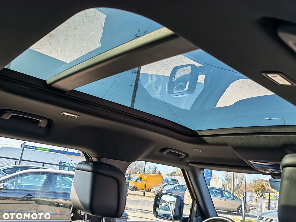 Land Rover Defender 110 D200 X-Dynamic HSE - 30