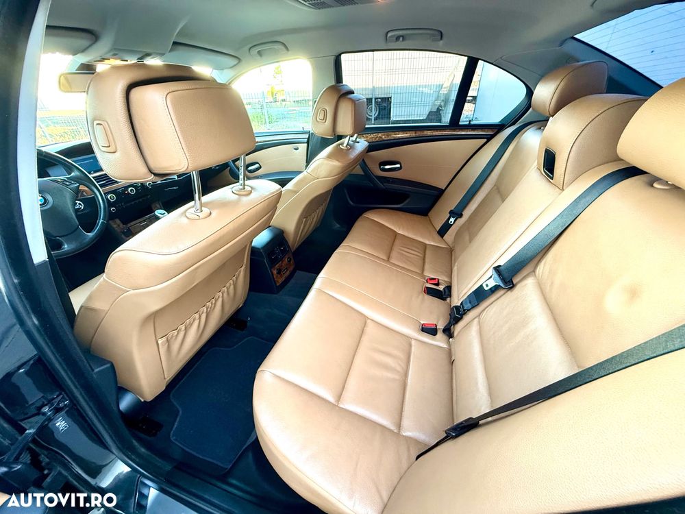 BMW Seria 5 520d - 12