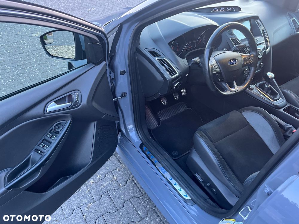 Ford Focus - 13