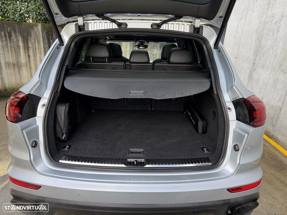 Porsche Cayenne Platinum Edition - 17