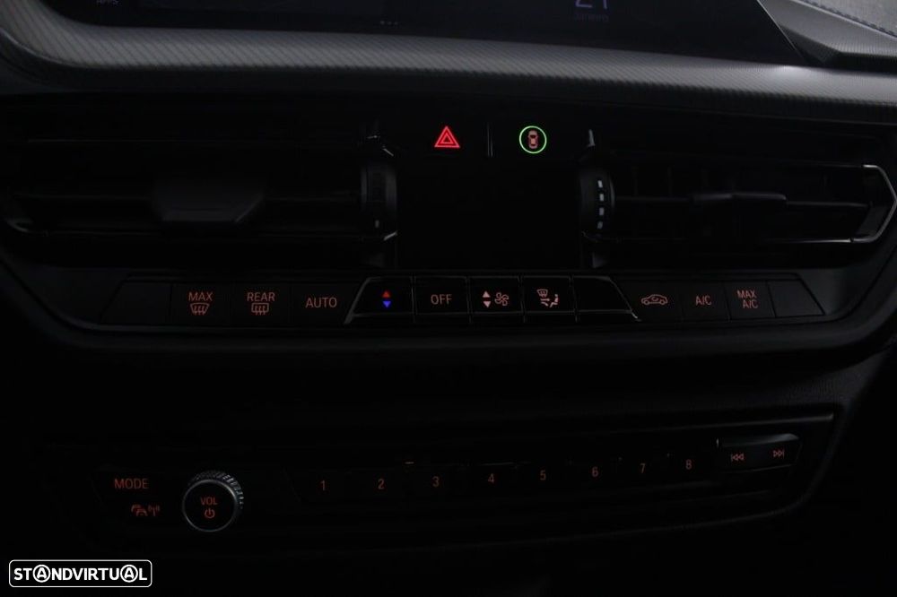 BMW 116 d Pack Desportivo M Auto - 28