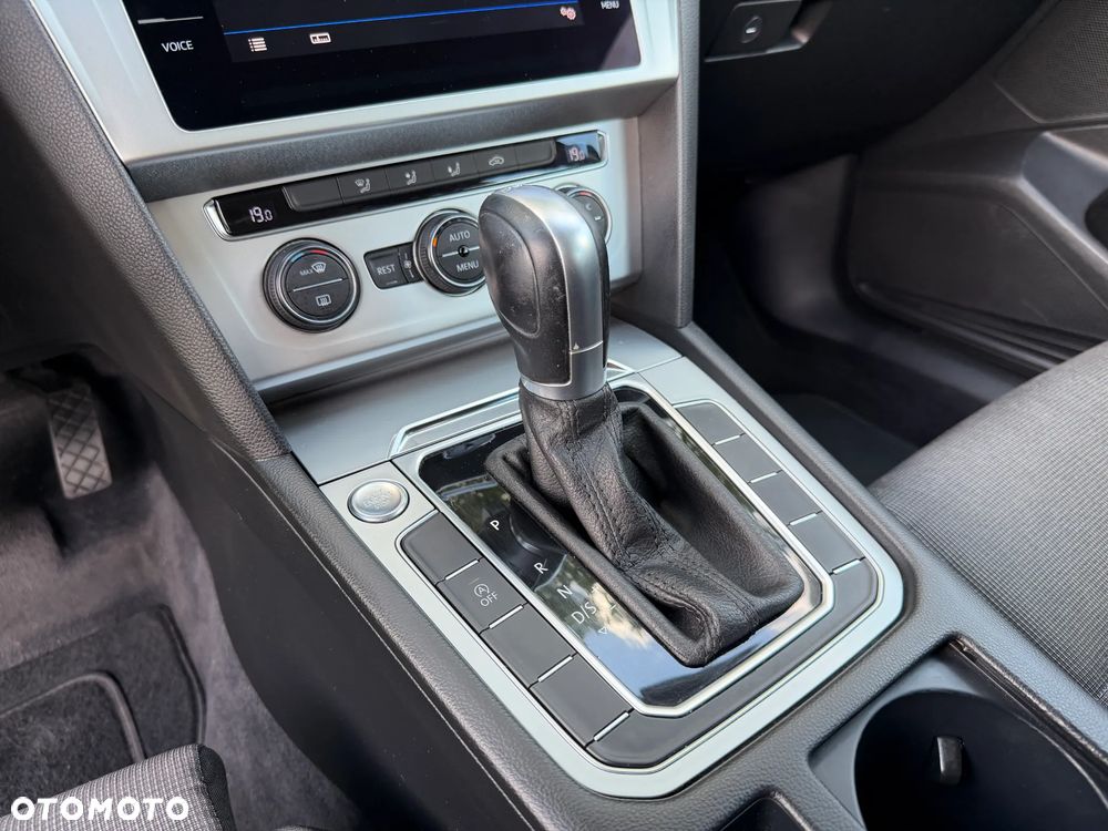 Volkswagen Passat Variant 1.4 TSI BMT ACT Trendline DSG - 24