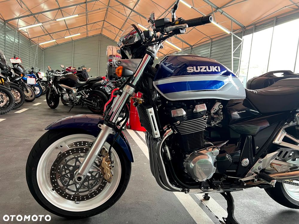 Suzuki GSX - 17