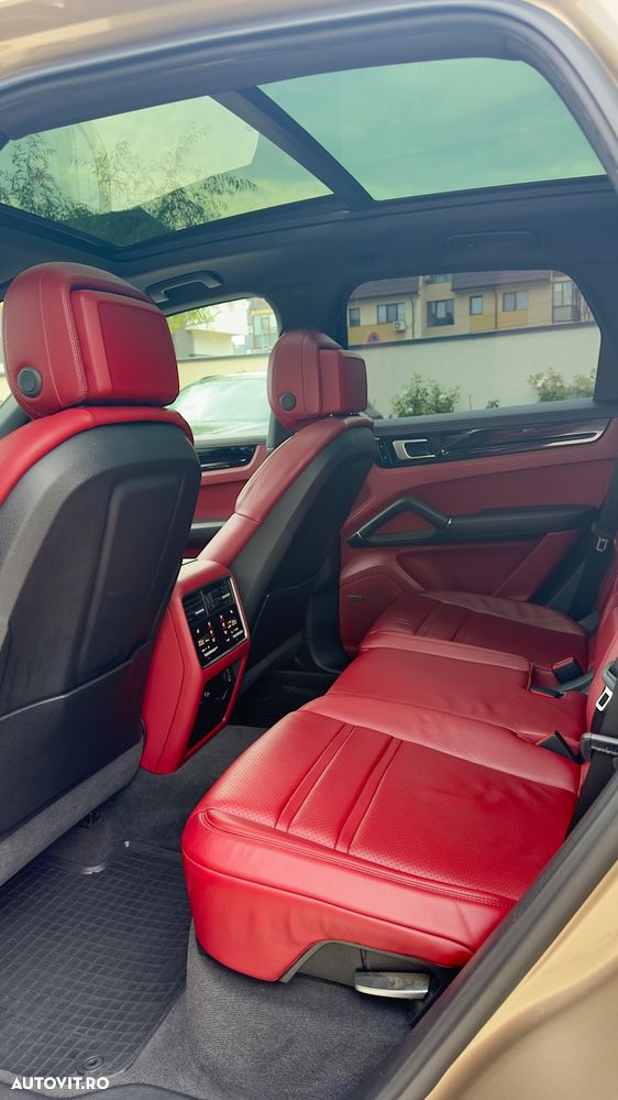 Porsche Cayenne - 10