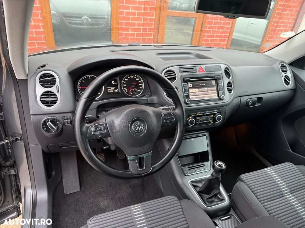 Volkswagen Tiguan - 8