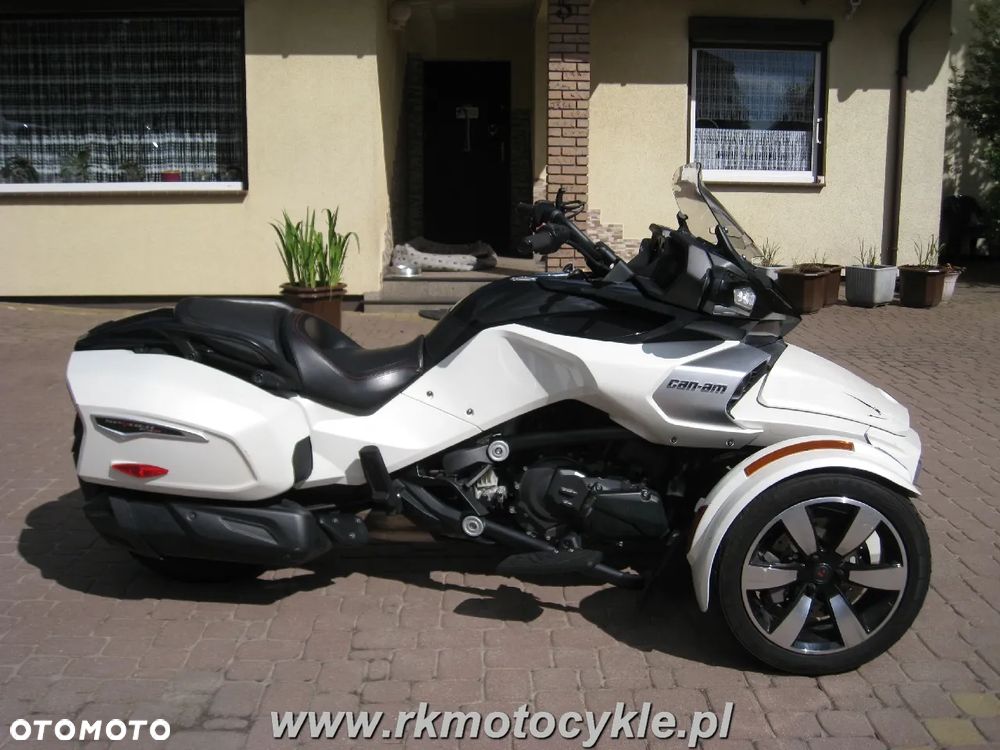 Can-Am Spyder - 2