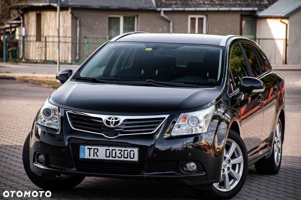 Toyota Avensis 2.2 D-4D X - 1