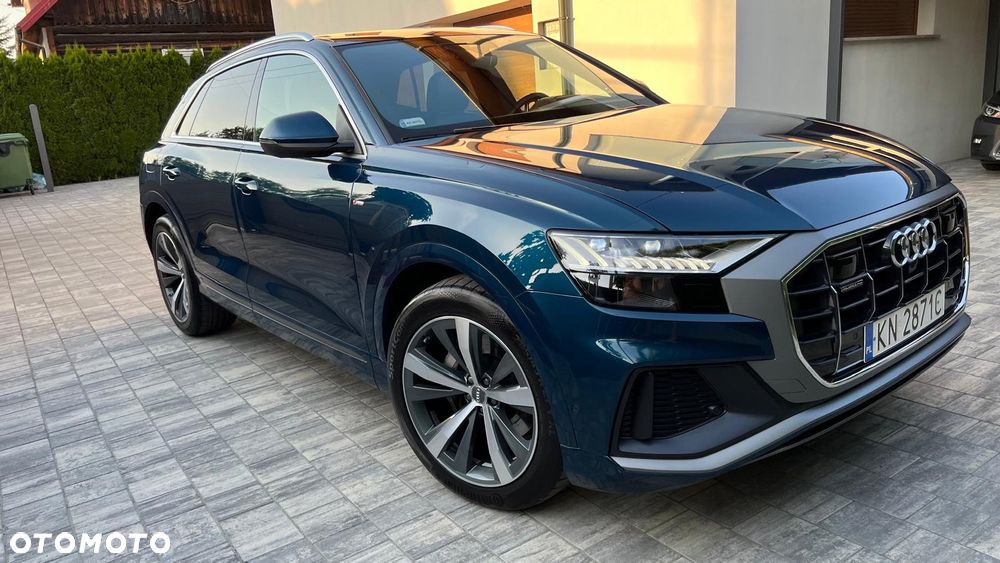 Audi Q8 - 8