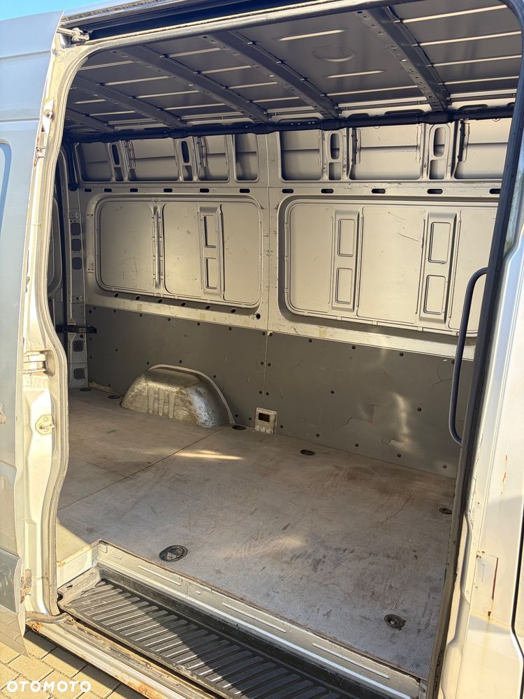 Volkswagen Crafter - 13