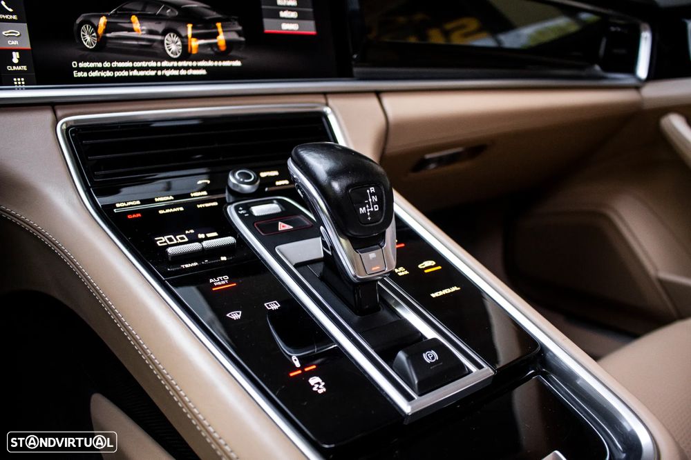 Porsche Panamera 4 E-Hybrid - 21