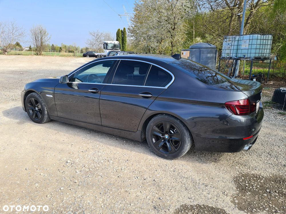 BMW Seria 5 528i xDrive Sport-Aut - 4
