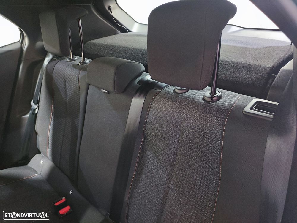 Peugeot 2008 1.2 PureTech Style - 31