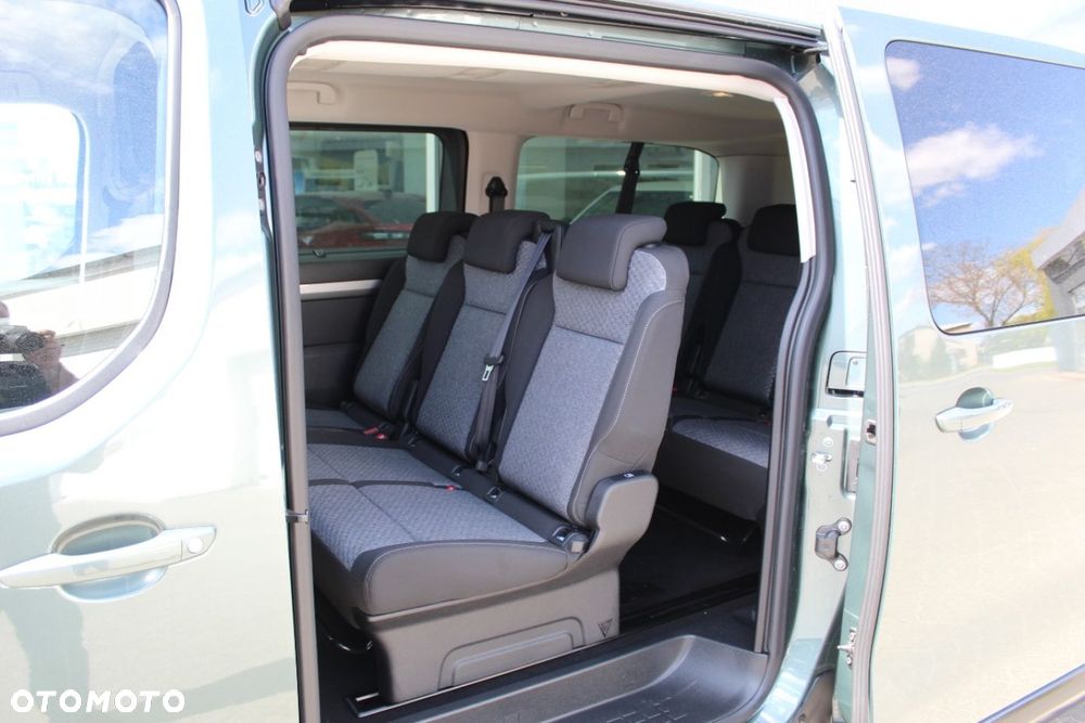 Peugeot Traveller - 21