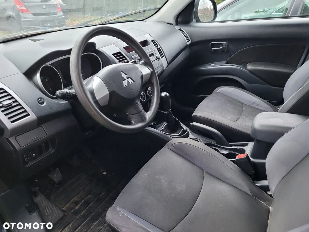 Mitsubishi Outlander 2.0 Intense 2WD EU5 - 5