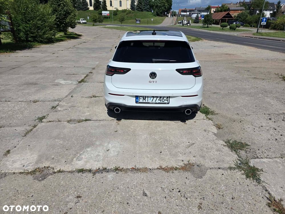 Volkswagen Golf - 32