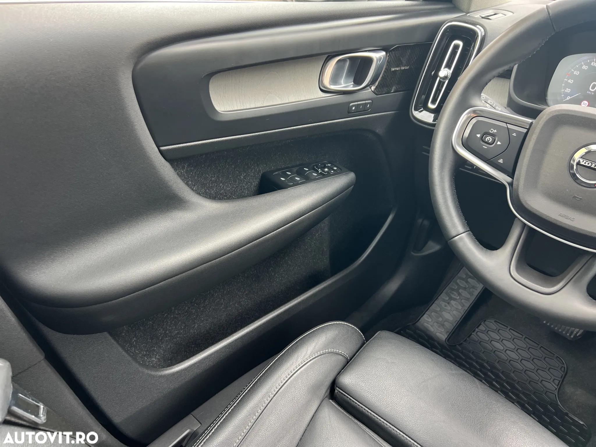 Volvo XC 40 Recharge T4 Twin Engine AT7 Inscription Expression - 12