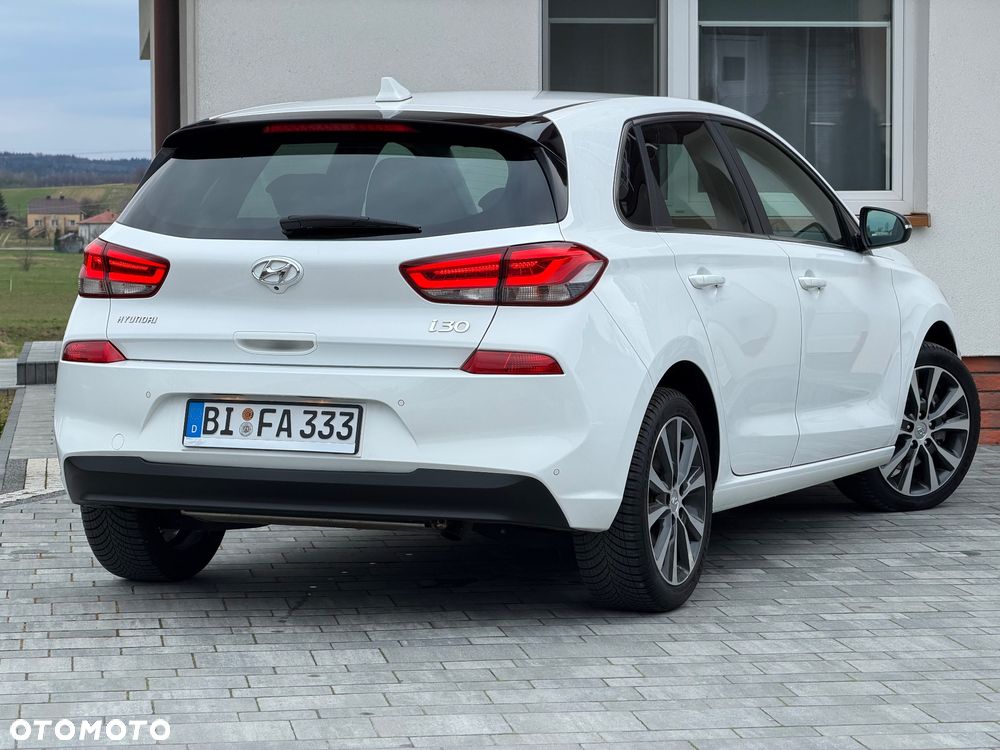 Hyundai i30 1.6 CRDi Fifa World Cup Edition - 3