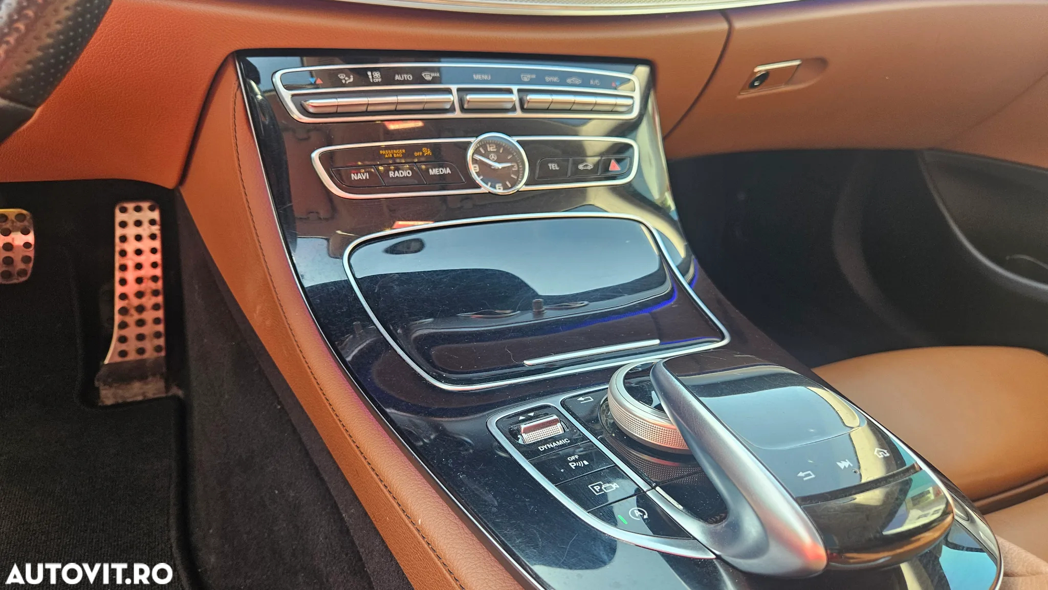 Mercedes-Benz E 220 d T 9G-TRONIC AMG Line - 30