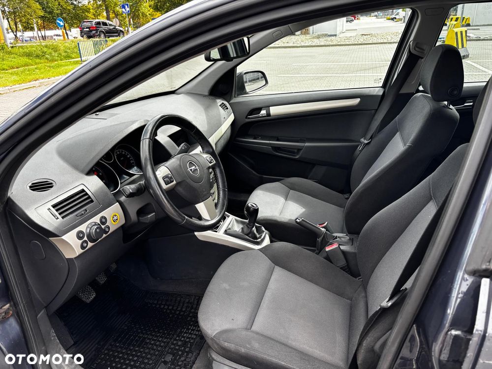 Opel Astra 1.9 CDTI Enjoy - 10