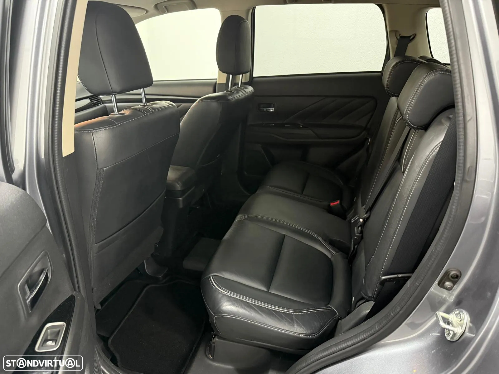 Mitsubishi Outlander 2.0 PHEV Instyle - 21