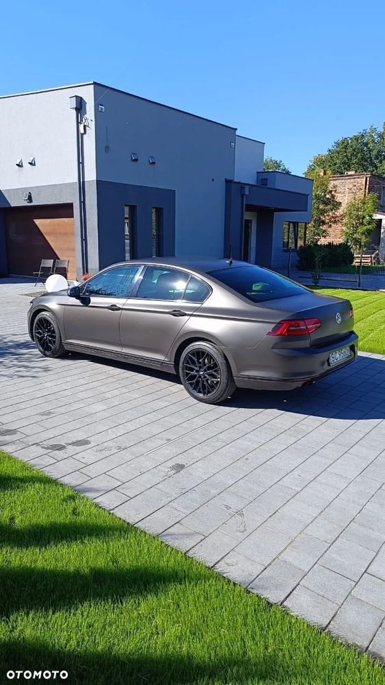 Volkswagen Passat - 11