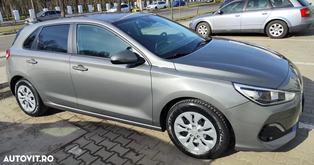 Hyundai i30 1.4 100CP 5DR M/T Comfort+ - 6