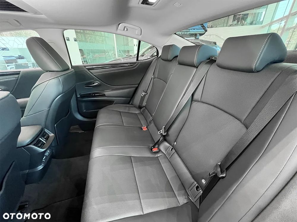 Lexus ES 300h Business Edition - 6