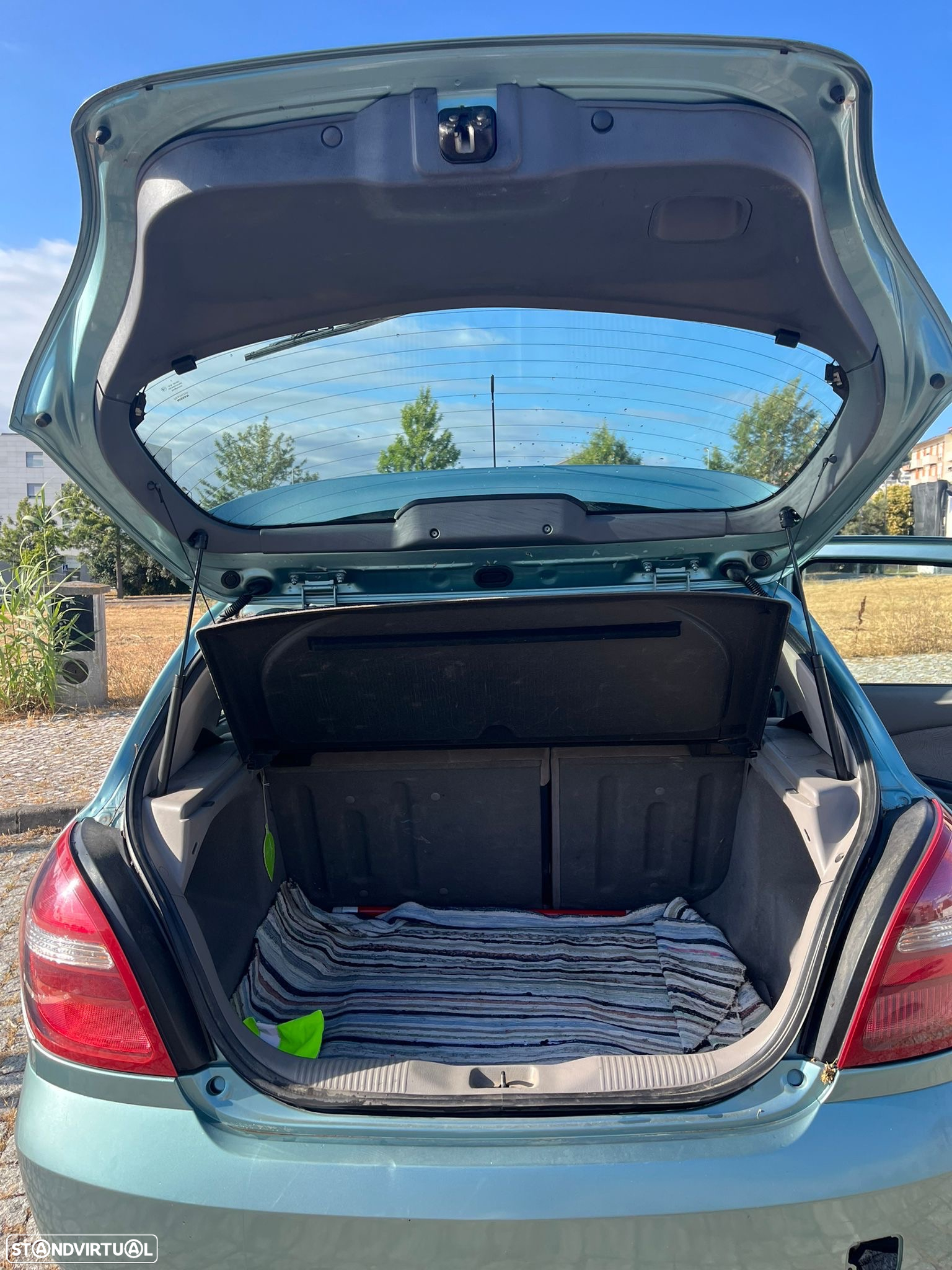 Nissan Almera 1.5 Comfort ABS+AC - 6