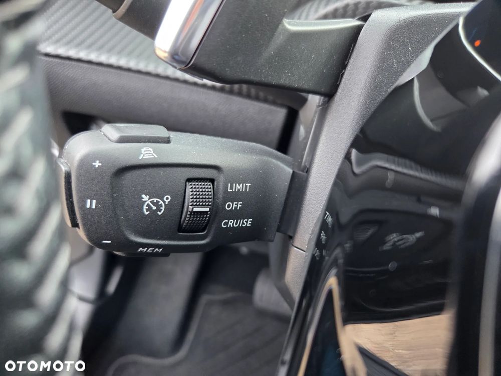 Peugeot 2008 BlueHDi 130 EAT8 GT Pack - 25