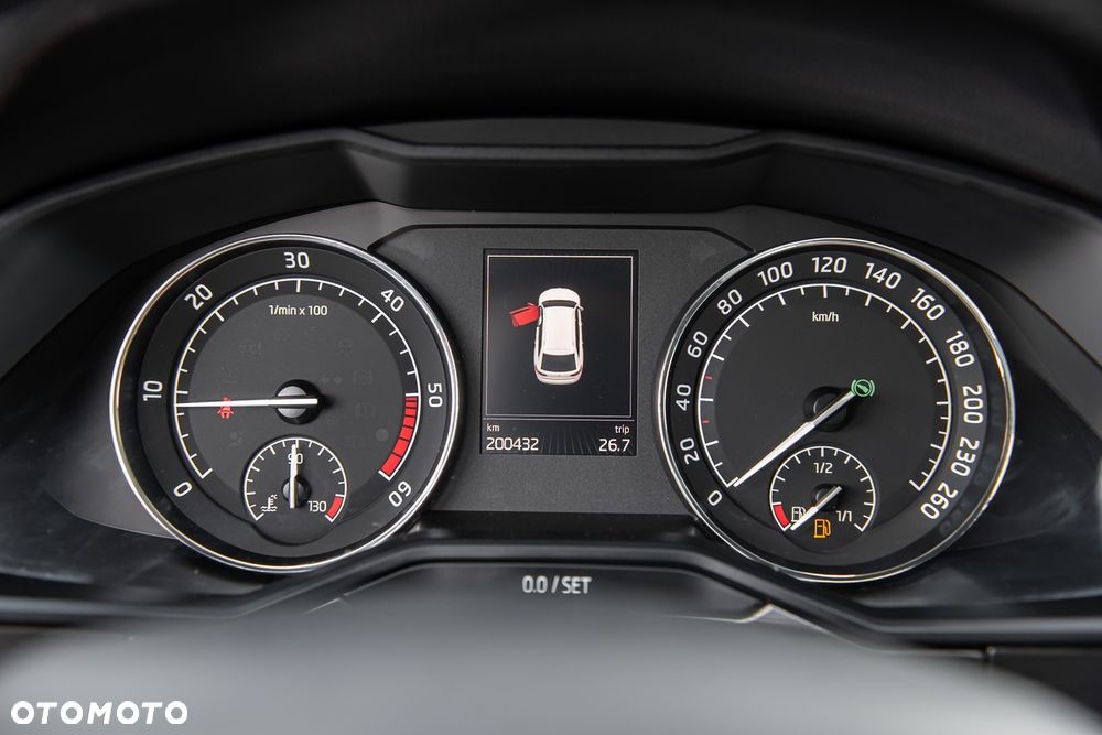 Skoda Superb 2.0 TDI 4x4 DSG Premium Edition - 20