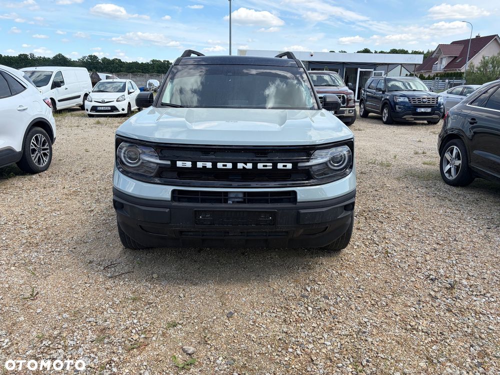 Ford Bronco - 2
