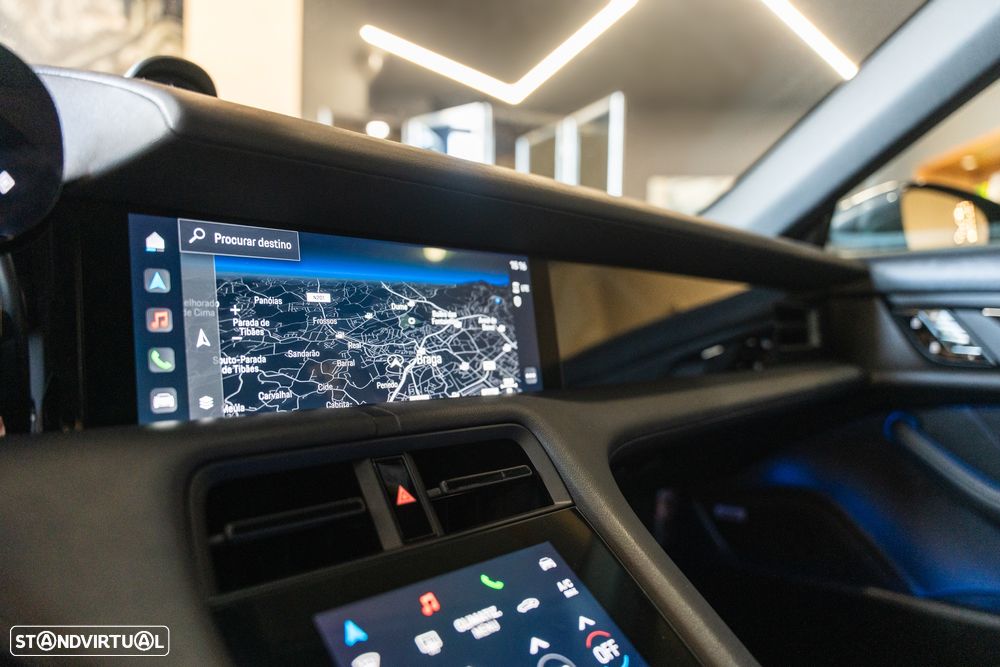 Porsche Taycan 4 - 15