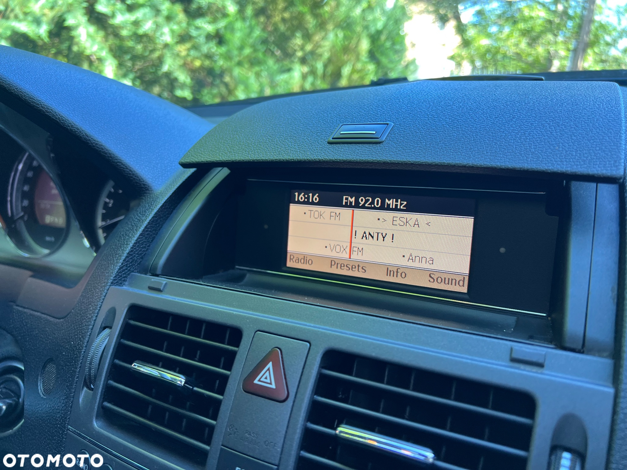 Mercedes-Benz Klasa C 180 T BlueEFFICIENCY 7G-TRONIC Elegance - 30