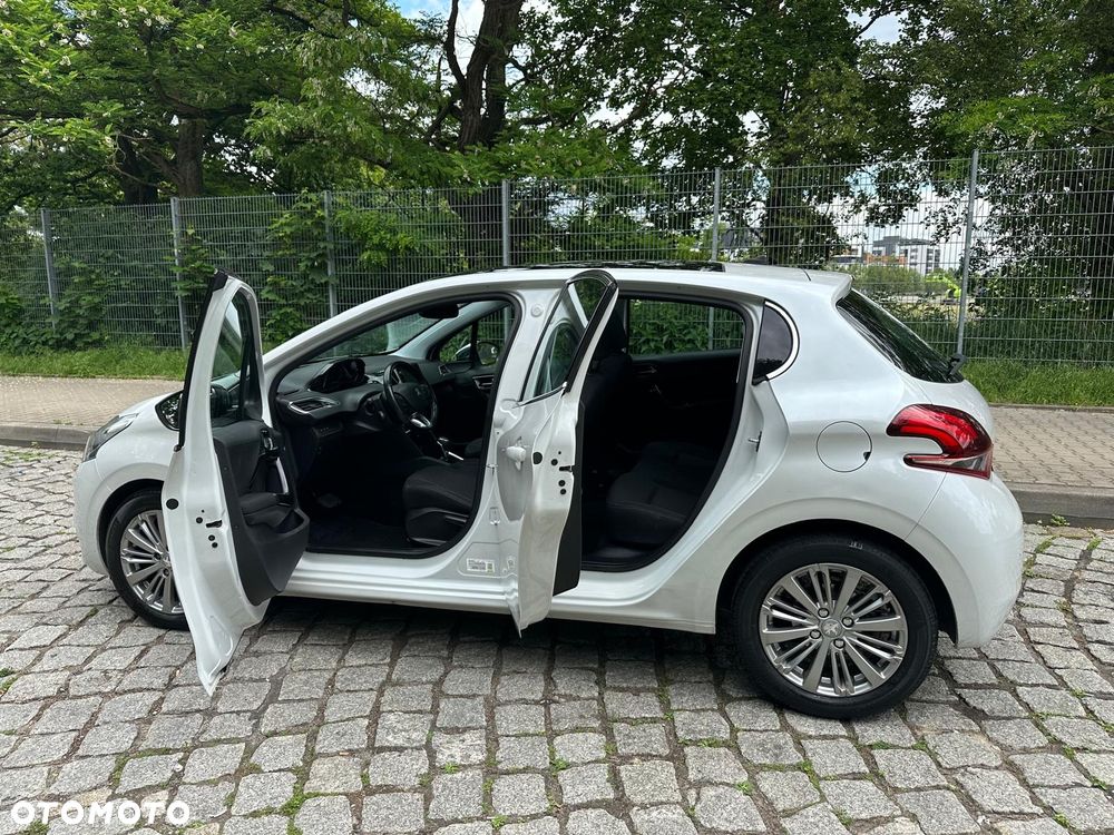 Peugeot 208 1.2 PureTech GPF Allure S&S EAT6 - 23