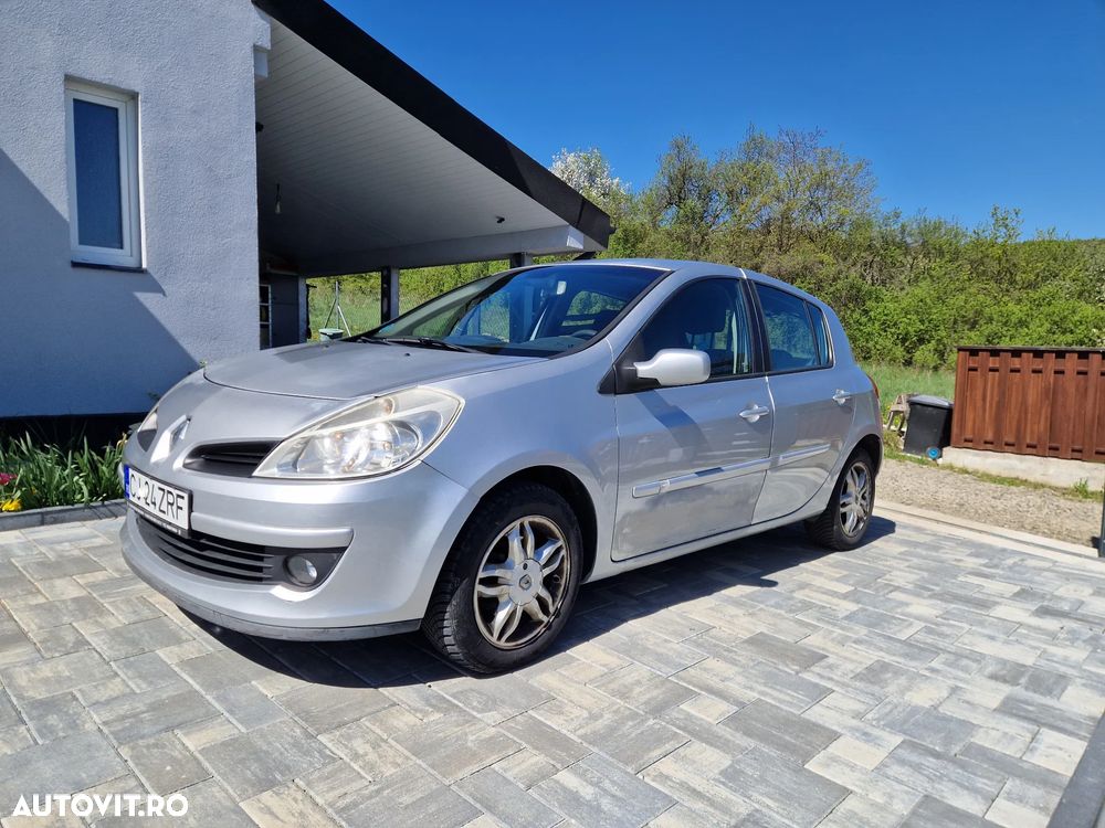 Renault Clio III 1.6 16V Dynamique - 2